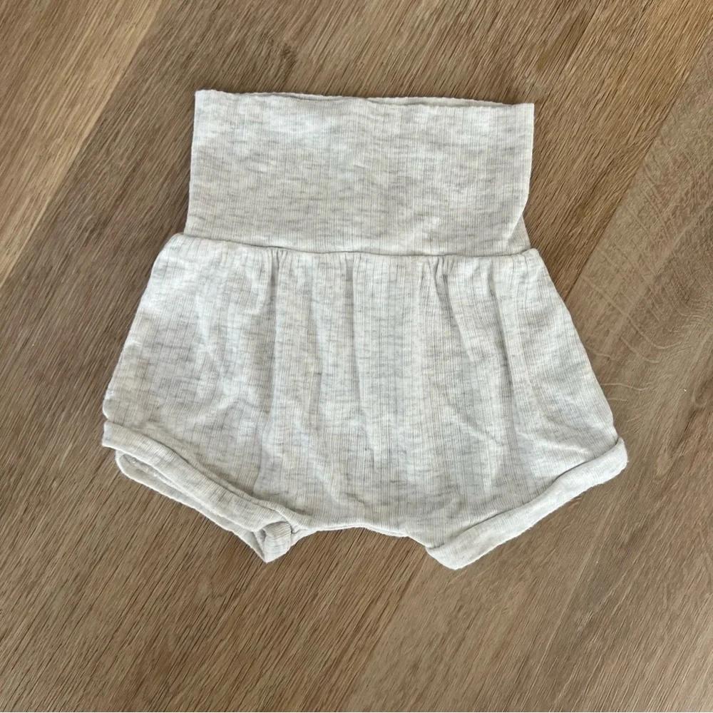 Carter’s Ribbed Baby Set - Picture 4 of 4